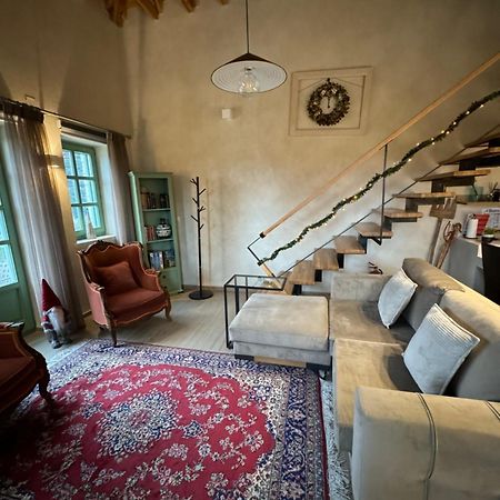 Aristi Boutique Stonehouse With Attic Lägenhet Exteriör bild