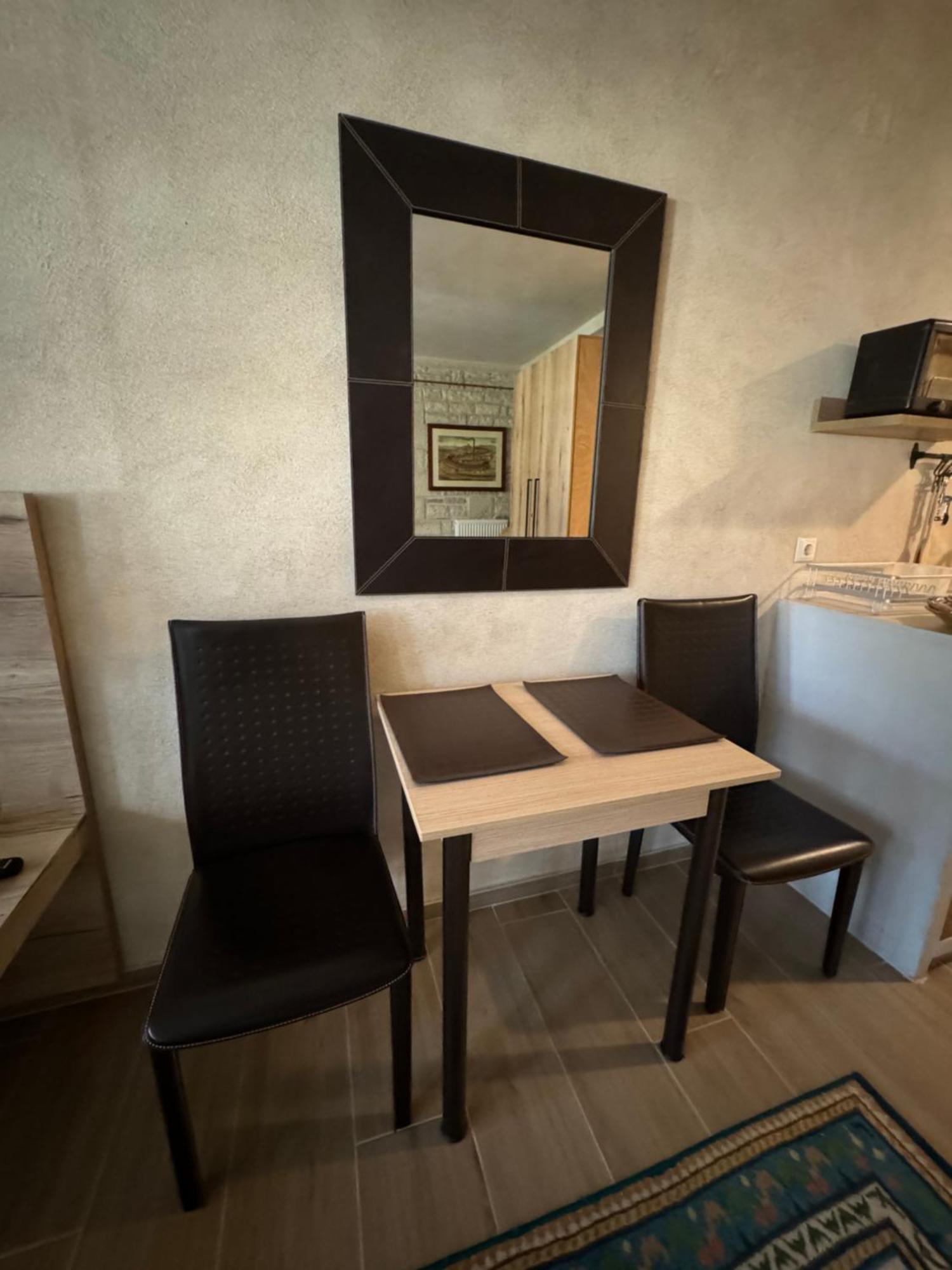 Aristi Boutique Stonehouse With Attic Lägenhet Exteriör bild
